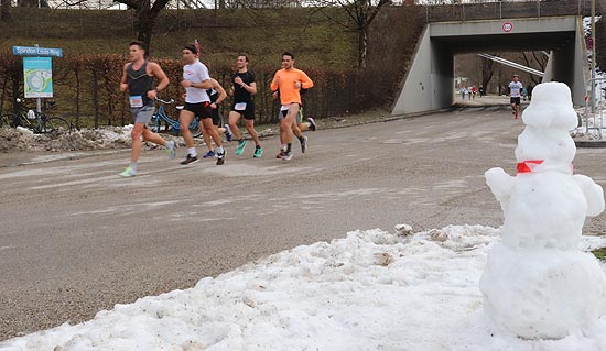 Winterlaufserie München 2019 Teil 3: Lauf über 20 km und Faschingslauf 10 km am 10.02.2019 im Olympiapark, München (©Foto. Martin Schmitz)